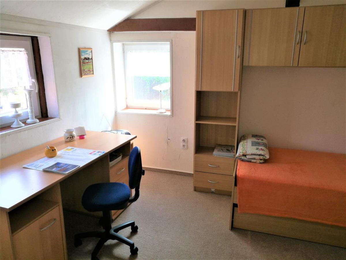 Familienfreundliches Ferienhaus Mit 3 Schlafzimmern Oldisleben 外观 照片